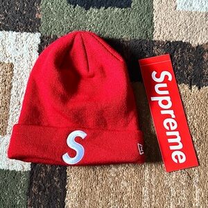 Supreme beanie red, worn 3 times